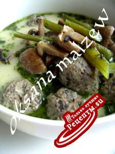 Суп грибной с фрикадельками и зелёной фасолью