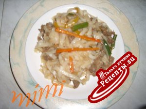 свининка с рисовой лапшой и овощами а-ля рюс