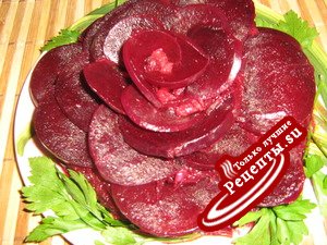 Тёплый салат из свеклы"Чёрная роза"