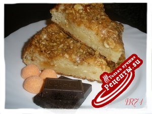 Творожный пирог с медом и орехами