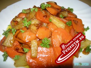 Жареная морковь с ананасом