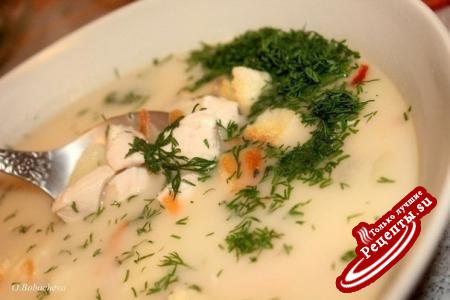 Сырный суп с куриным филе и чесночными гренками)