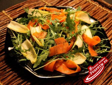 Овощной салат с маринованной морковкой