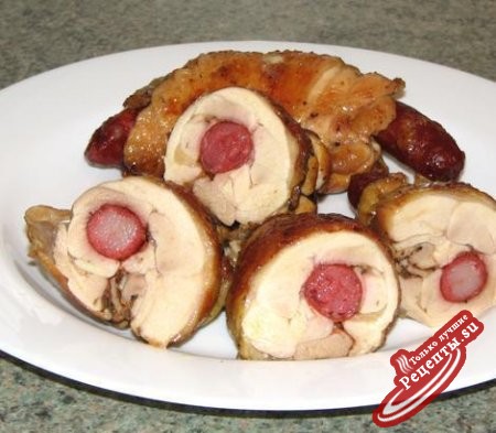 Куриные рулеты с охотничьими колбасками Куриные рулеты с охотничьими колбасками